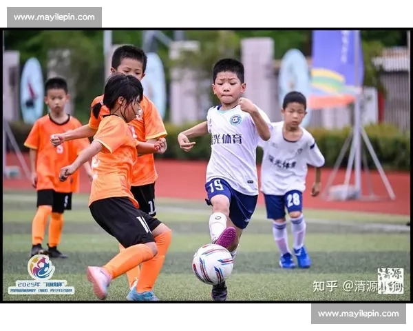 打造全国领先的足球体育加盟创业新机遇平台赋能青少年成长共赢未来